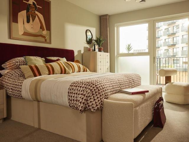 Flat for sale in London Borough of Hounslow, Strand