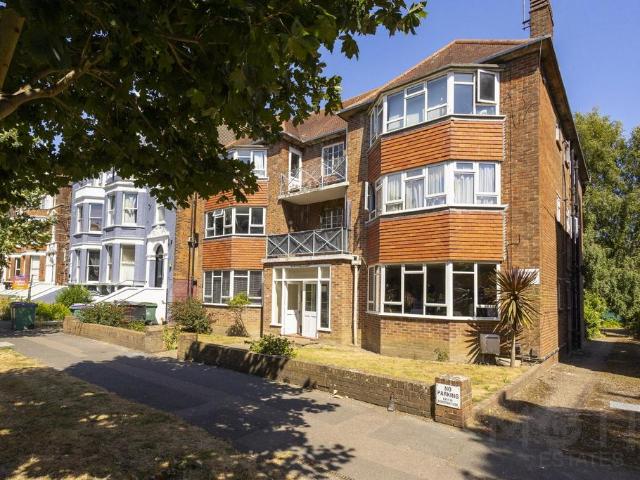 Flat for sale in Folkestone