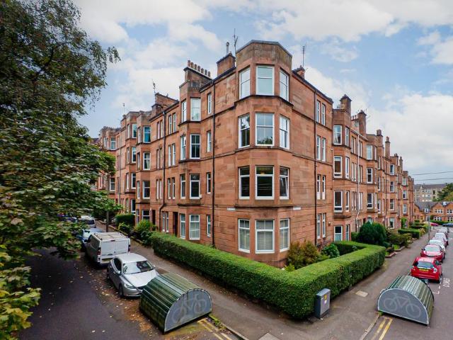 Flat for sale in Langside, Glasgow