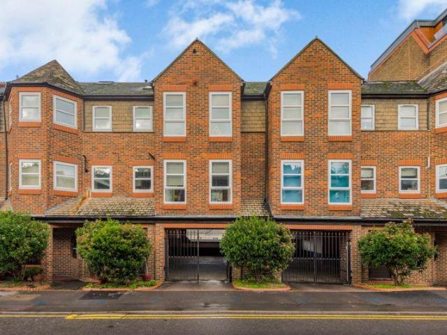 Flat for sale in Charlotteville, Westborough