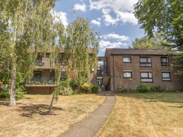Flat for sale in Heigham Grove, East Bank
