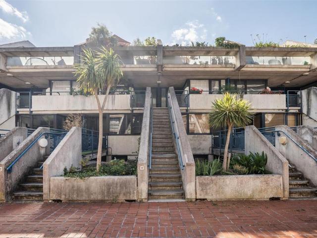 Flat for sale in South Hampstead, Greater London