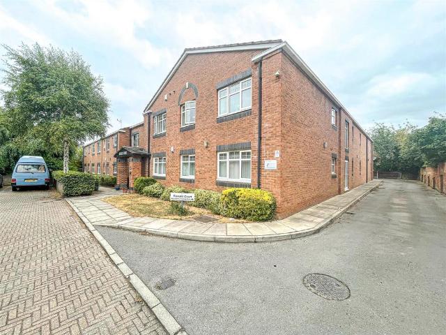 Flat for sale in Old Wharf, City Of Leicester