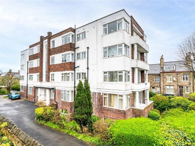 Flat for sale in Baildon, West Yorkshire