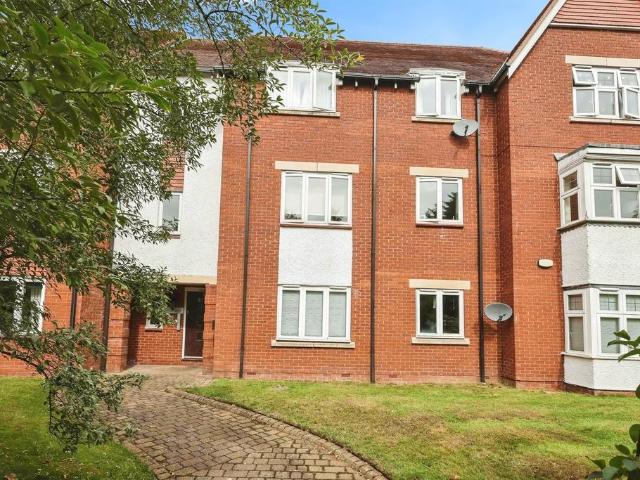 Flat for sale in Wake Green, West Midlands