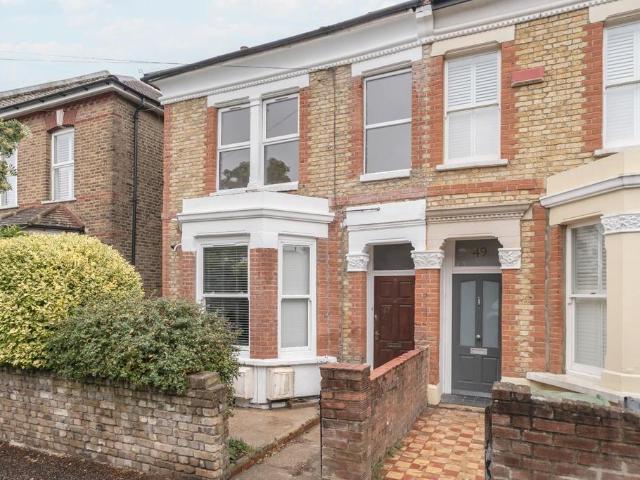 Flat for sale in West Norwood, Greater London