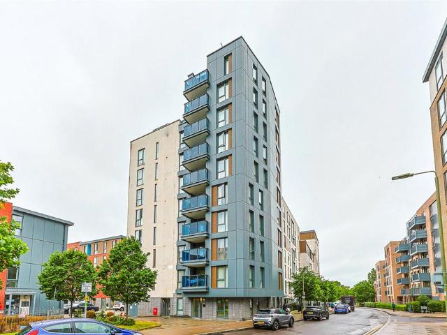 Flat for sale in Colindale, Greater London