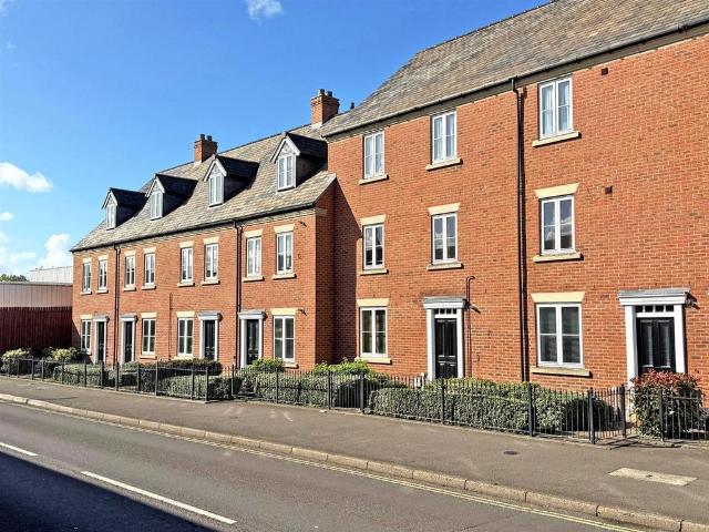 Flat for sale in Greenfields, Shrewsbury