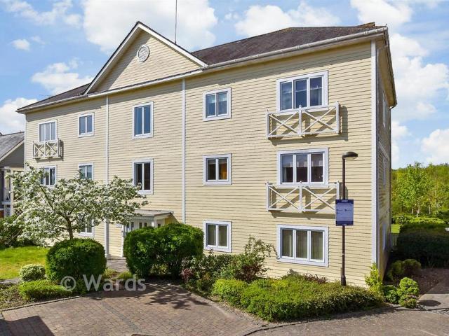 Flat for sale in Snodland, Bourne Vale