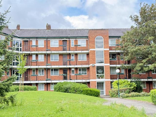 Flat for sale in Salford, Greater Manchester