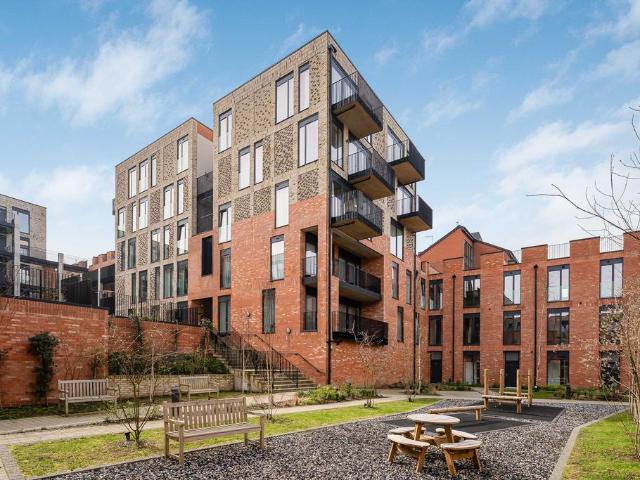 Flat for sale in St Albans