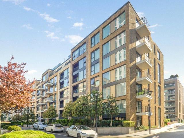 Flat for sale in Greater London