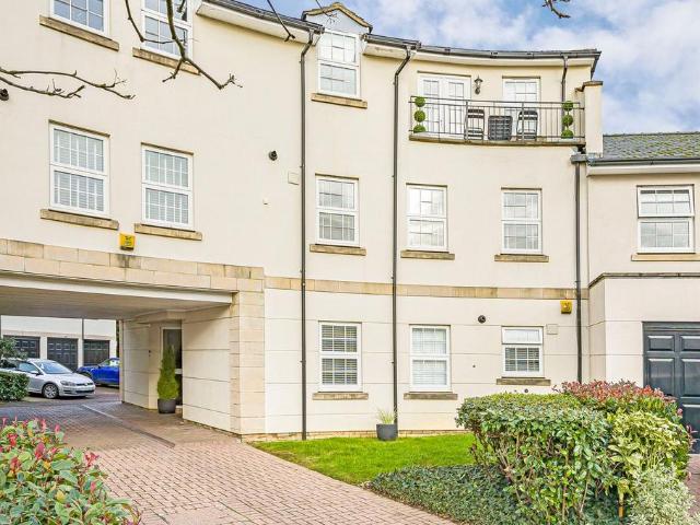 Flat for sale in Ewens Farm, Cheltenham