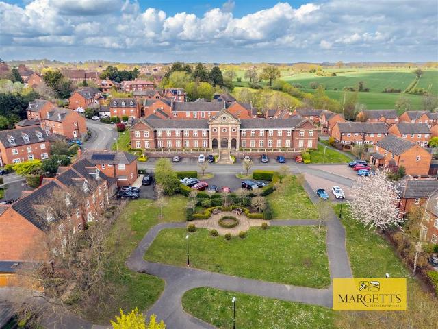 Flat for sale in Green Close, Warwickshire