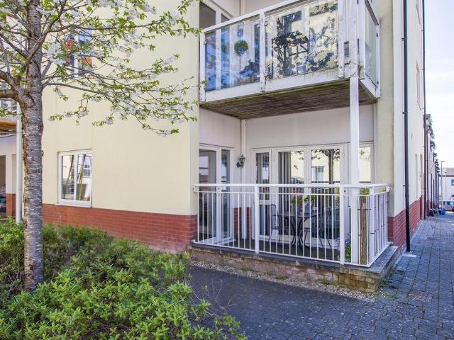 Flat for sale in Penarth Marina, Penarth