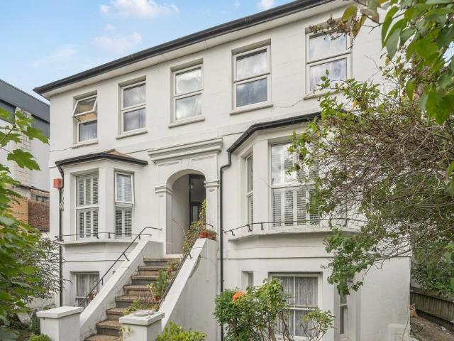 Flat for sale in Anerley, Greater London