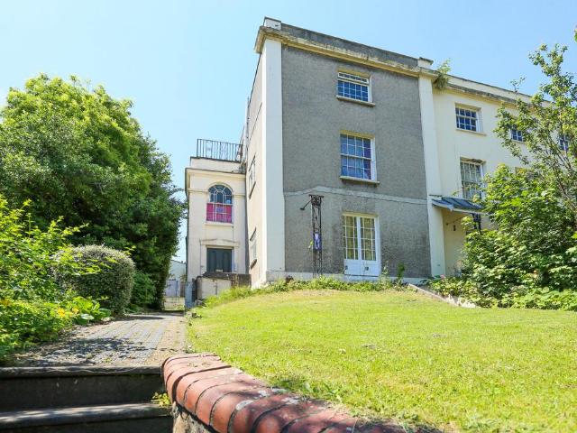 Flat for sale in Kingsdown, Feckenham