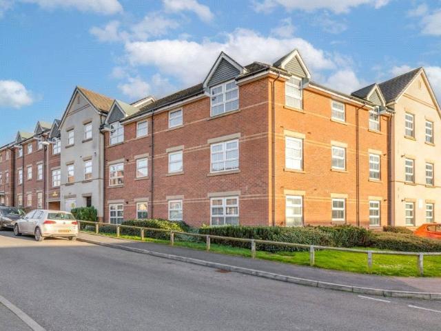 Flat for sale in Kingfisher Park, Colliers End