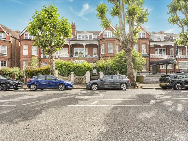 Flat for sale in Muswell Hill, Greater London