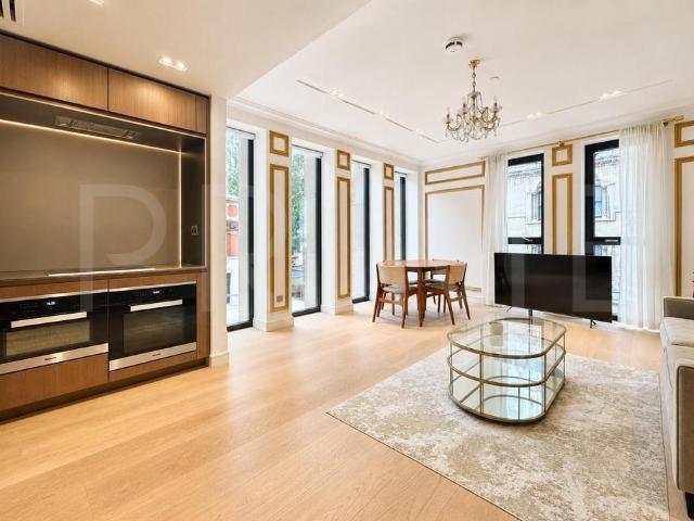 Flat for sale in St Clement Danes, Greater London