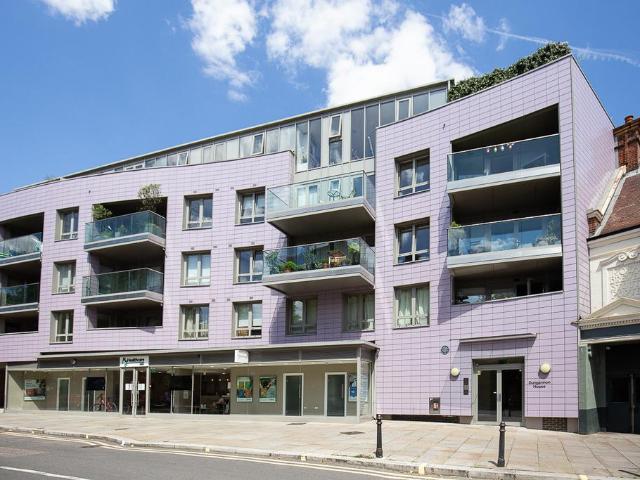 Flat for sale in Walham Green, Greater London