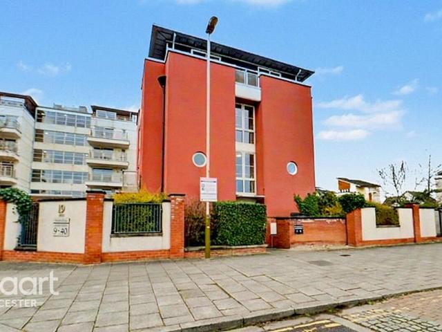 Flat for sale in Bede Island, Old Wharf