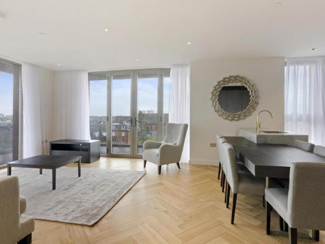 Flat for sale in West Hampstead, Greater London