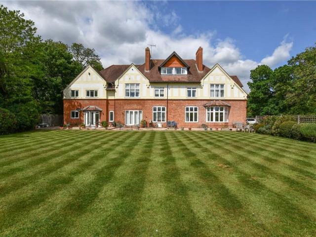 Flat for sale in Wokingham