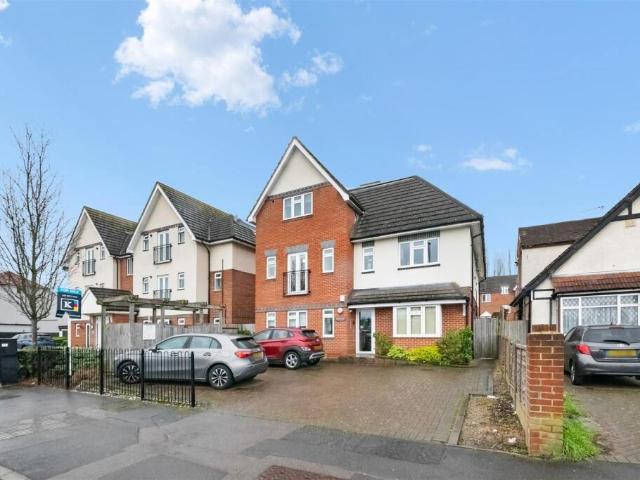 Flat for sale in Greater London