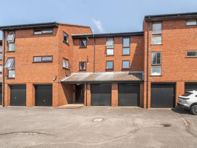 Flat for sale in Lower Halliford, Surrey