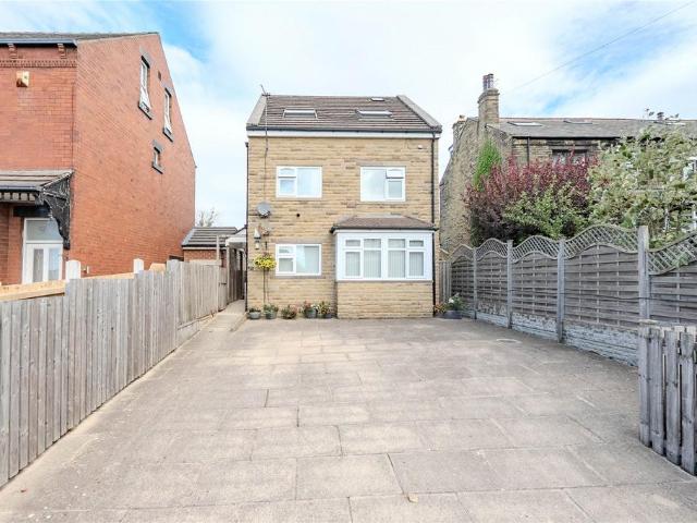 Flat for sale in Intake, Leeds