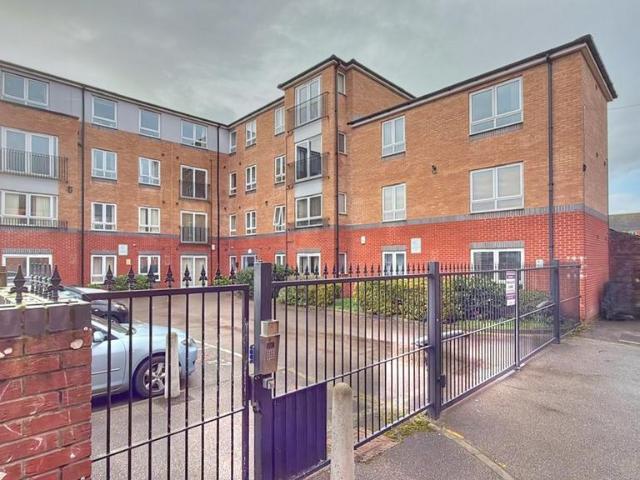 Flat for sale in New Boultham, Brayford