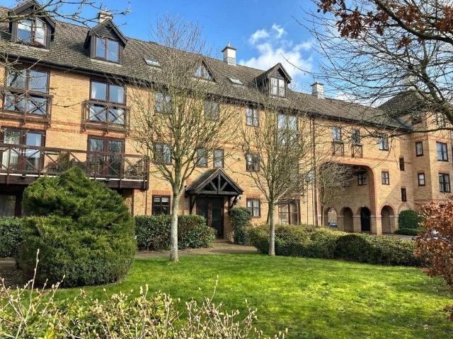 Flat for sale in Epping, Essex