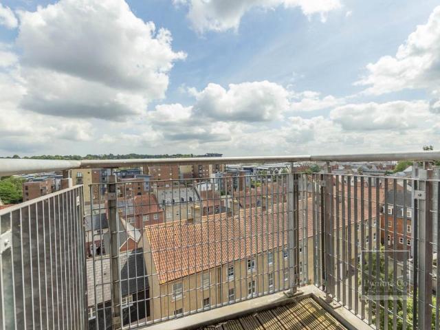 Flat for sale in Lakenham, East Bank