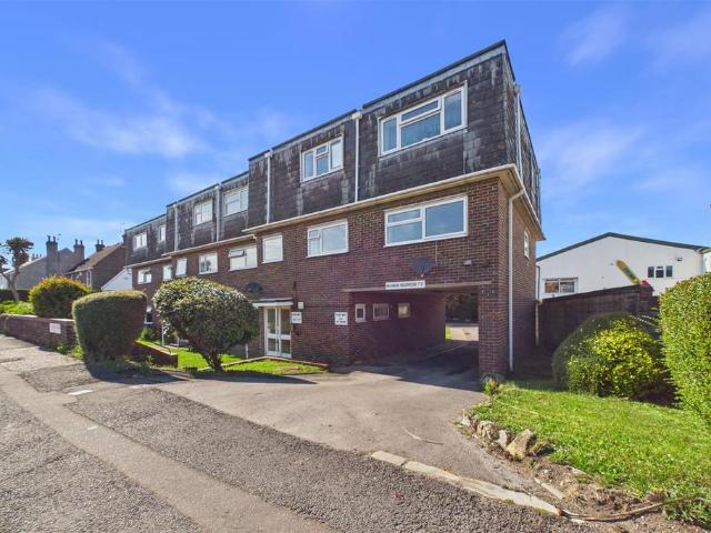 Flat for sale in Littlecote, West Sussex