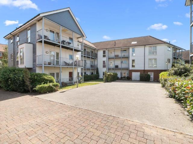 Flat for sale in Row Town, Surrey