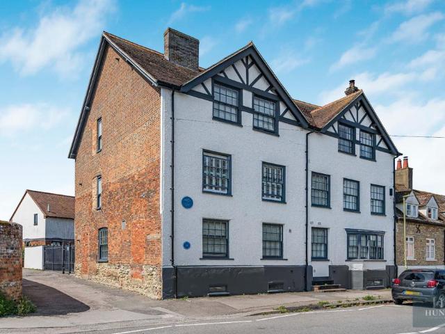 Flat for sale in Berrick Salome, Oxfordshire