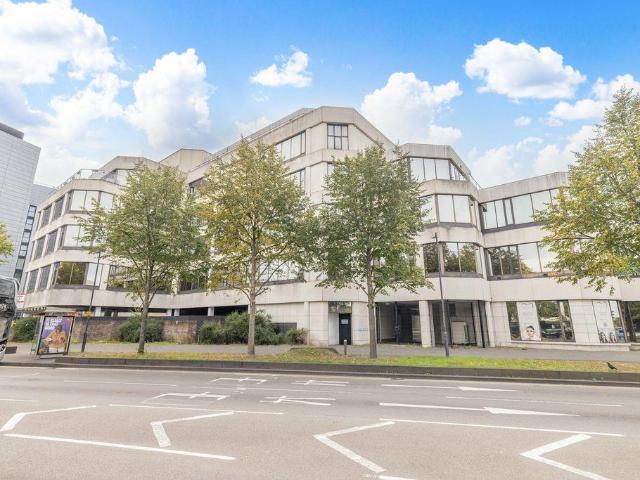 Flat for sale in Chalvey, Slough