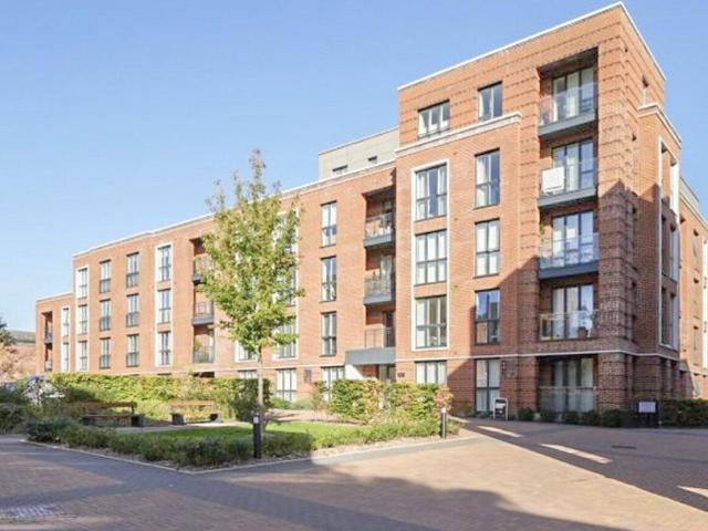 Flat for sale in Knights Quarter, Winchester