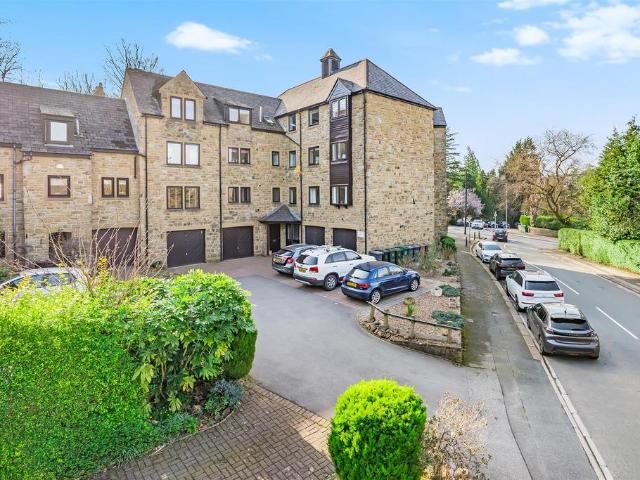 Flat for sale in Ben Rhydding, Ilkley