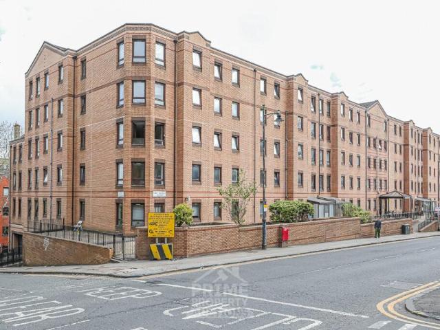 Flat for sale in Garnethill, Scotland