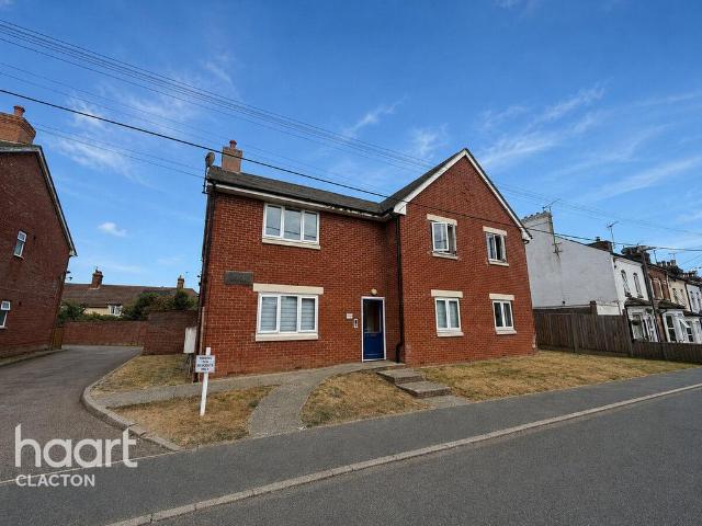 Flat for sale in Ramsey and Parkeston, Dale Hill
