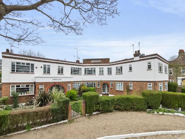 Flat for sale in London Borough of Ealing, Hanwell