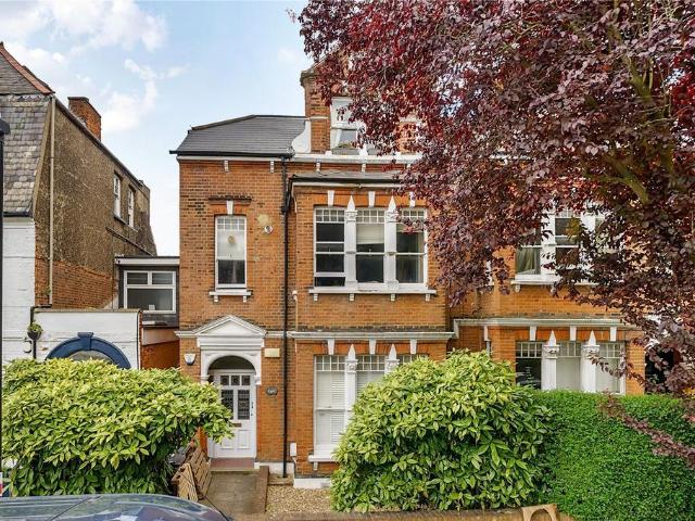 Flat for sale in Muswell Hill, Greater London