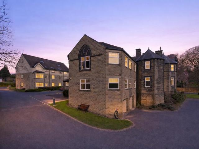 Flat for sale in Apperley Bridge, West Yorkshire