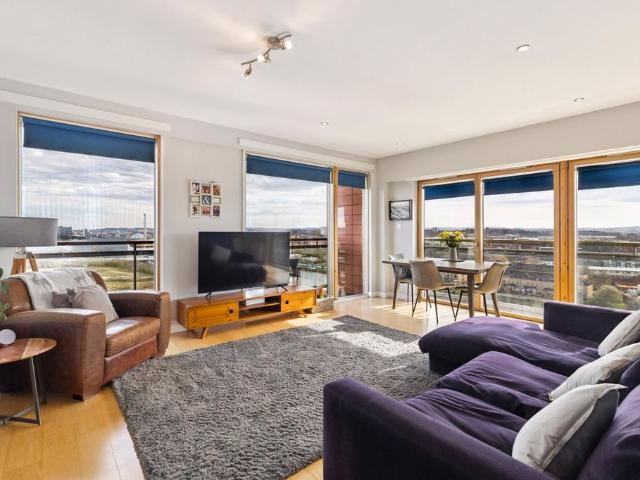 Flat for sale in Thornwood, Partick