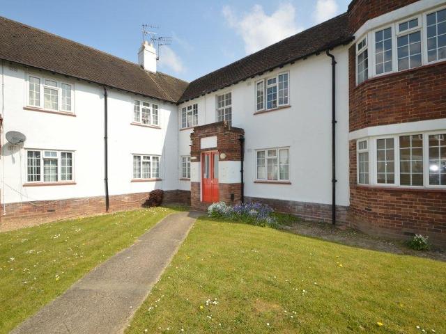 Flat for sale in Wexham and Ivers Community Board, Richings Park