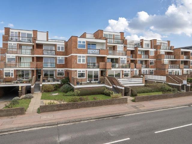Flat for sale in Lee-on-the-Solent, Middlecroft