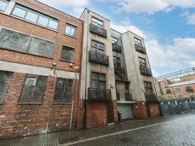 Flat for sale in Ropewalks, Calderstones