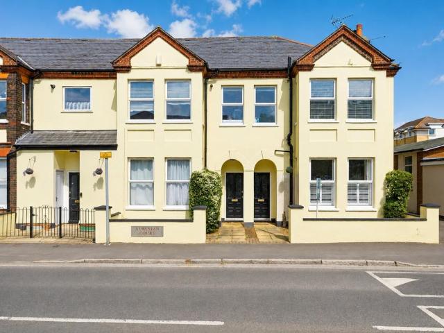 Flat for sale in St Albans, Five Acres